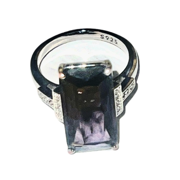 925 Silver Filled Radiant Cut Amethyst CZ Ring - Picture 9 of 9